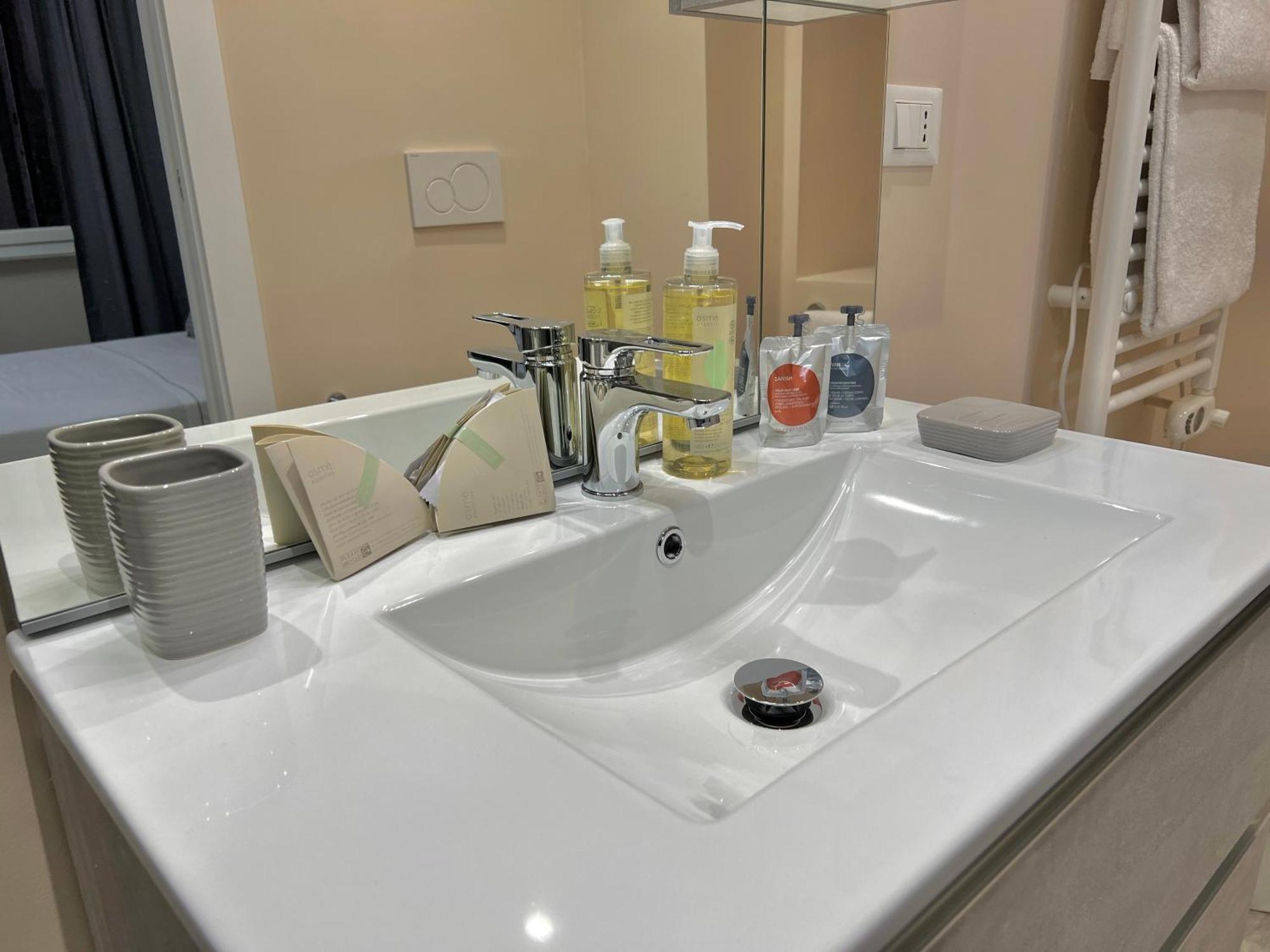 Lomellini One Apartment Genoa Ngoại thất bức ảnh